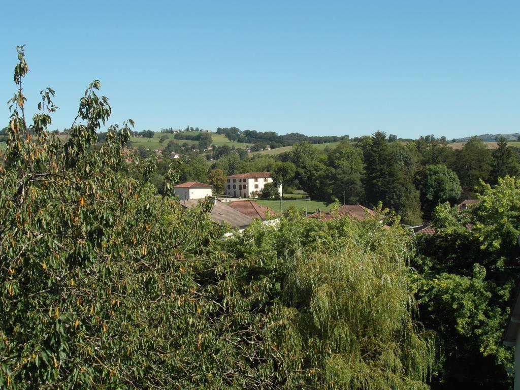 Hotel Restaurant Le Perigord Maurs Exteriör bild