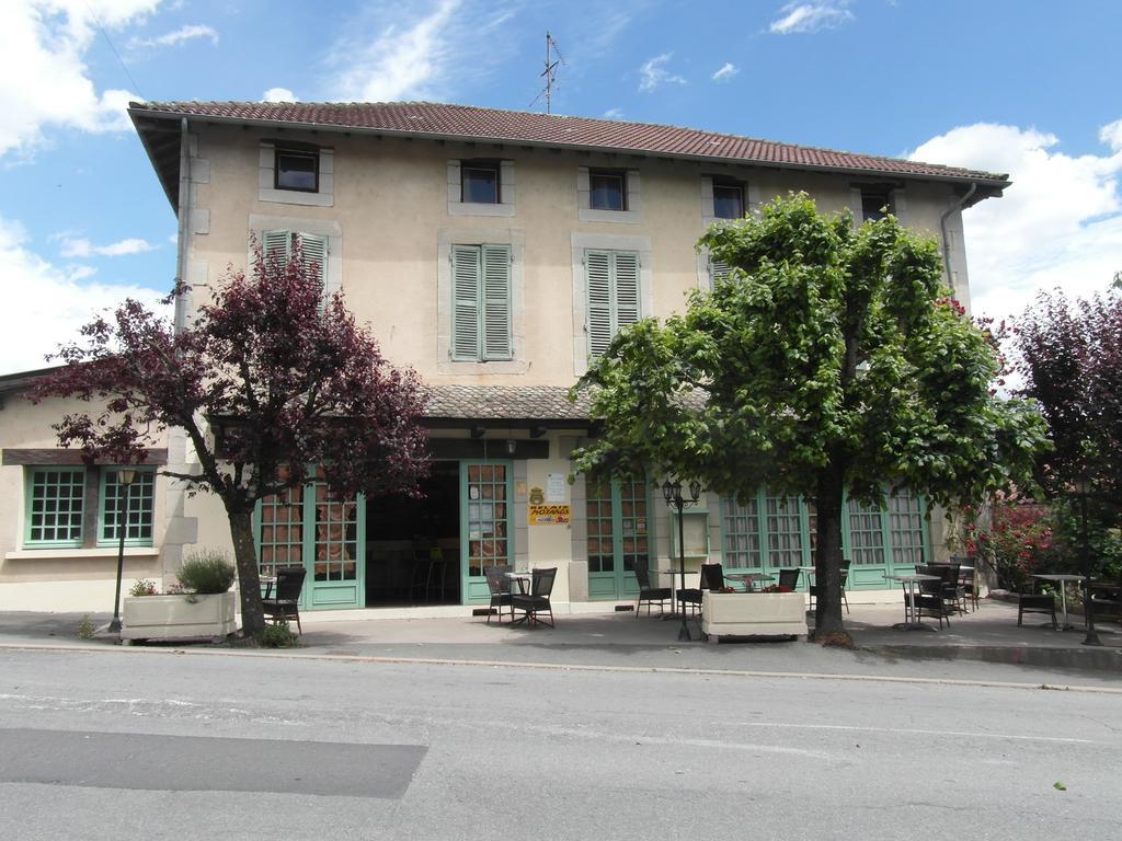 Hotel Restaurant Le Perigord Maurs Exteriör bild